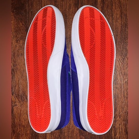 Nike Size 11.5 - Picture 15 of 15